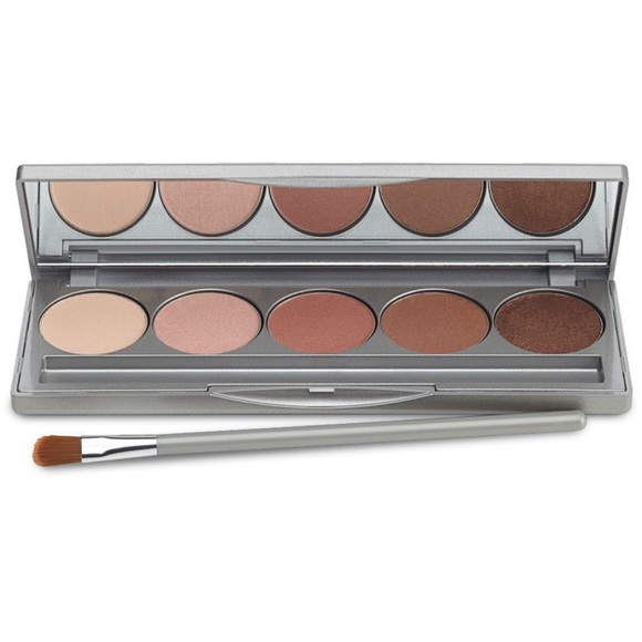 ColorScience Other - NWOT ColorScience Beauty On the Go Mineral Palette
